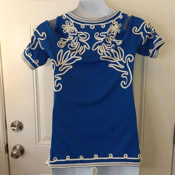 Objects D'art Royal blue and white short sleeve cold shoulder top - Picture 11 of 14